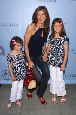 Julie Moran ve kızları