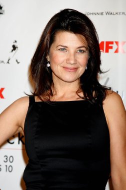 Daphne zuniga, nip tuck sezon 5 premiere taraması. Paramount studios, hollywood, ca. 10 / 20 / 07