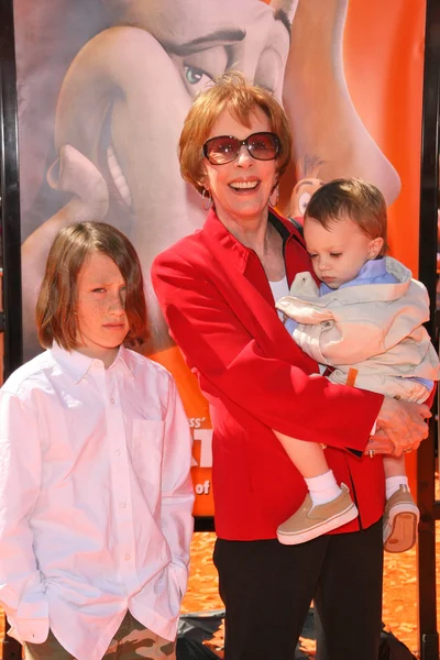 Carol Burnett e i suoi nipoti — Foto Stock