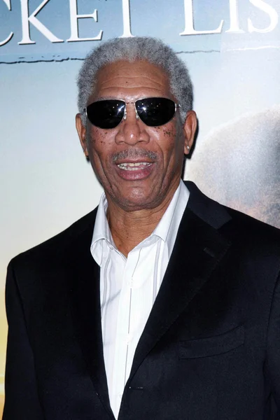 Morgan freeman w los angeles premiera "bucket list". Cinerama kopuły, los angeles, ca. 12-16-07 — Zdjęcie stockowe