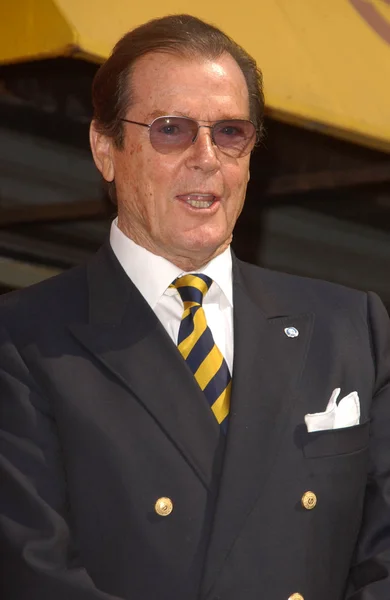 Roger Moore — Photo