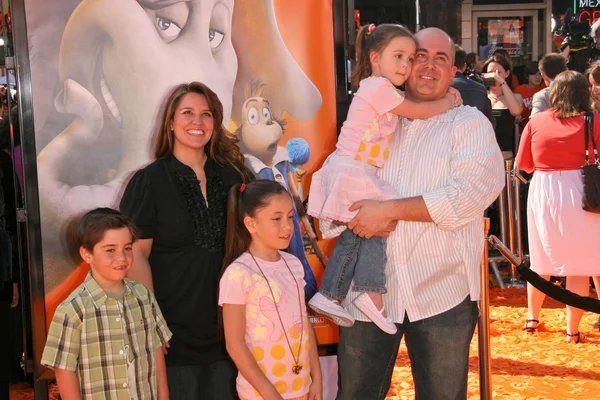 Ken Daurio and family — Stock Photo, Image