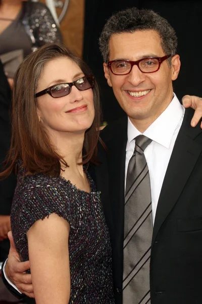 Katherine Borowitz y John Turturro en el 14º Annual Screen Actors Guild Awards. Shrine Auditorium, Los Angles, CA. 01-27-08 — Foto de Stock