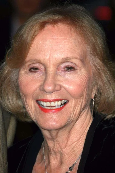 Eva Marie Saint vid premiären av "Into The Wild". Regissörer Guild of America, Los Angeles, ca. 09-18-07 — Stockfoto