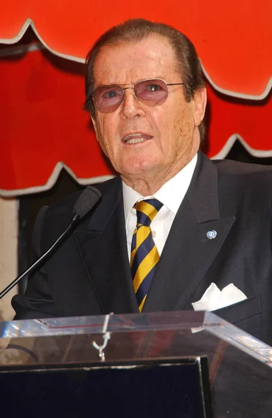 Roger Moore — Stock Photo, Image