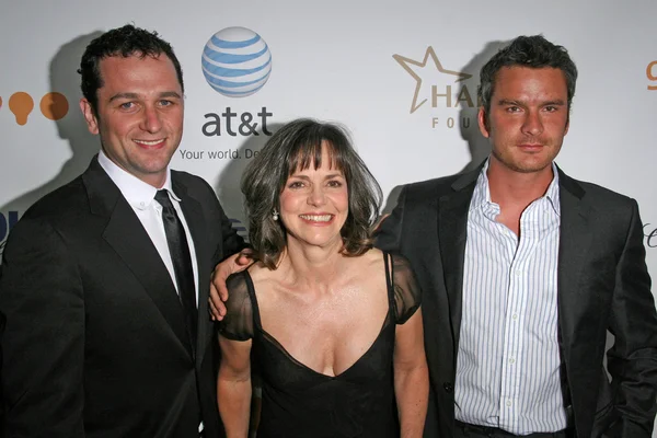 Matthew Rhys with Sally Field and Balthazar Getty — Stock Photo, Image
