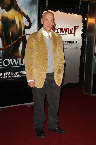 John Malkovich at the Los Angeles Premiere of "Beowulf". Westwood Village Theater, Westwood, CA. 11-05-07 — Stock Photo, Image