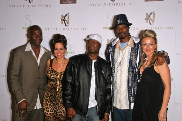L-R Jerry Rice, Nikki Debartolo, Grandmaster Flash, Snoop Dogg y Khristine Williams — Foto de Stock