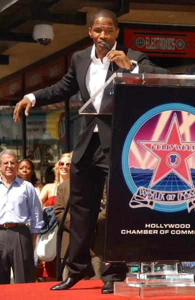 Jamie foxx při ceremoniálu, ctít ho s 2,347th hvězdou na Hollywoodském chodníku slávy. Hollywood boulevard, hollywood cca. 09-14-07 — Φωτογραφία Αρχείου