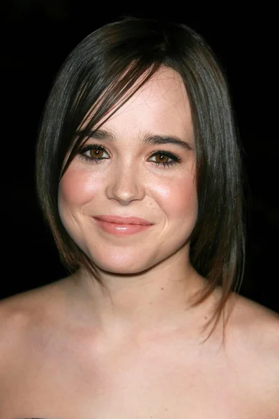 Ellen Page at the Los Angeles premiere of 'Juno'. The Village Theatre, Westwood, CA. 12-03-07 — Stock Photo, Image