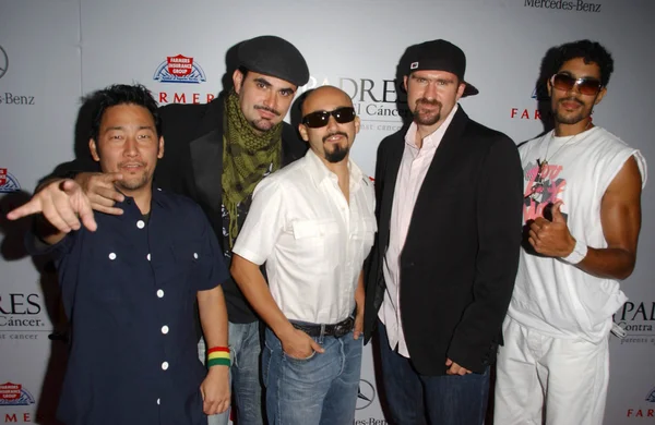 Ozomatli at the PADRES Contra El Cancer 7th Annual Fund Raising Gala. The Lot, West Hollywood, CA. 10-18-07 — Stock Photo, Image