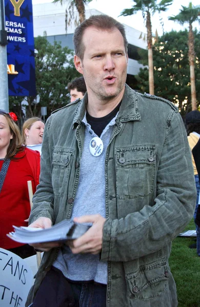 Jack Coleman at the Writers Guild of America Picket Line in front of Universal Studios. Universal City, CA. 12-11-07 — Stockfoto