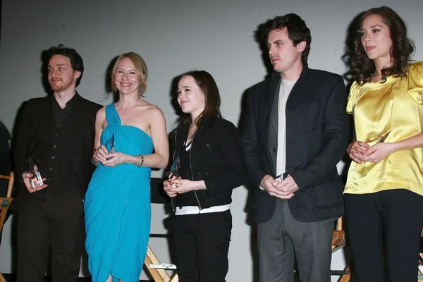 James McAvoy, Amy Ryan, Ellen Page, Casey Affleck and Marion Cotillard — 图库照片