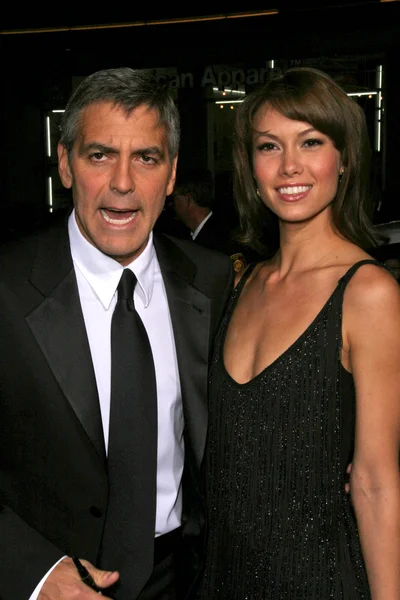 George Clooney and Sarah Larson — Stock Photo, Image