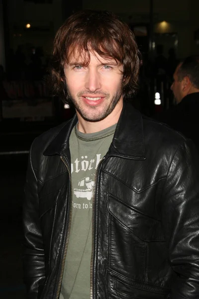 James Blunt på världspremiären av "P.S. Jag älskar dig ". Graumans Kinesiska Teater, Hollywood, ca. 12-09-07 — Stockfoto