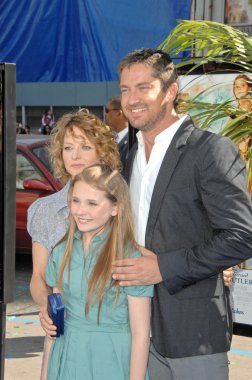 Jodie Foster with Abigail Breslin and Gerard Butler
