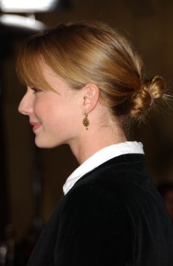 Emily vancamp, los angeles premiere 