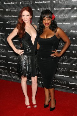 Phoebe Price and Niecy Nash at Macy's Passport 2007. Santa Monica Airports Barker Hanger, Santa Monica, CA. 09-27-07