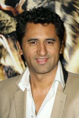 Cliff Curtis