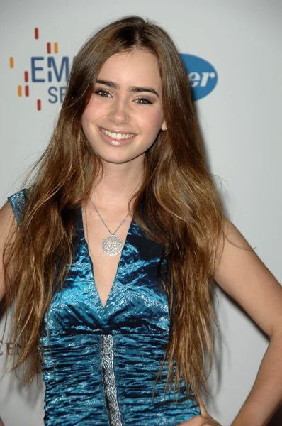 Lily Collins at the 15th Annual Race To Erase MS Charity Gala. Hyatt Regency Century Plaza, Century City, CA. 05-02-08 — Stockfoto