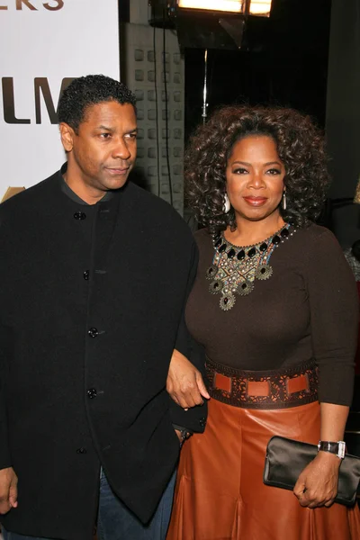 Denzel washington ve oprah winfrey "büyük münazaracılar" los angeles galasında. Arclight cinerama kubbesi, hollywood, ca. 12-11-07 — Stok fotoğraf