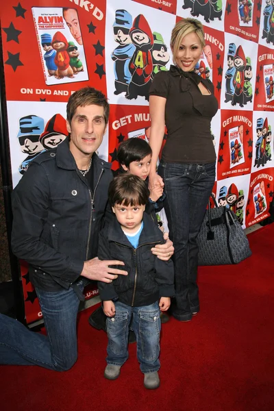 Perry Farrell com a esposa Etty and Son — Fotografia de Stock