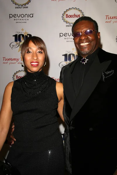 Keith david en vrouw op de 60e primetime creative arts emmy awards rode loper. Nokia levende theater, los angeles, ca. 09-13-08 — Stockfoto