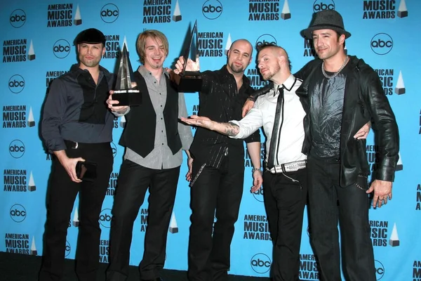 Fille dans la salle de presse aux American Music Awards 2007. Nokia Center, Los Angeles, Californie. 11-18-07 — Photo