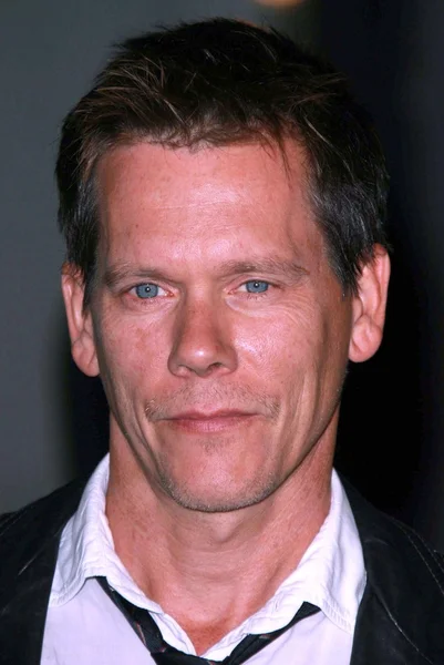 Kevin Bacon at the Los Angeles premiere of "Rails And Ties". Steven J. Ross Theatre, Burbank, CA. 10-23-07 — Stock Photo, Image