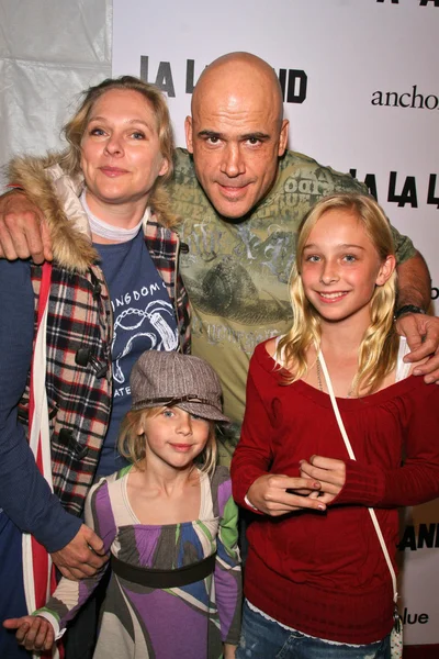 Bas Rutten e sua família no Lançamento Azul Âncora de La La Land. La La Land, Santa Monica, CA. 11-16-07 — Fotografia de Stock