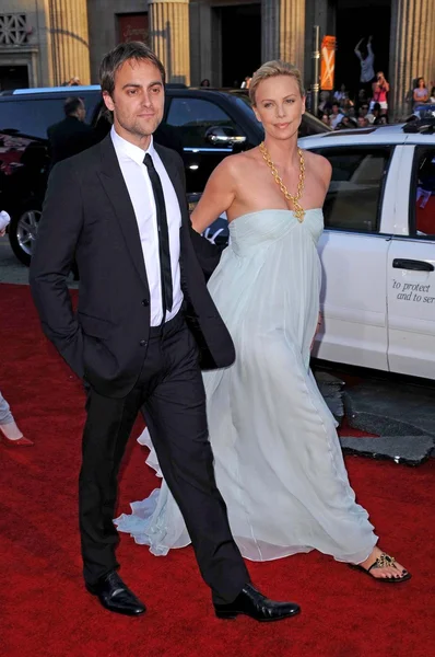 Stuart townsend och charlize theron — Stockfoto