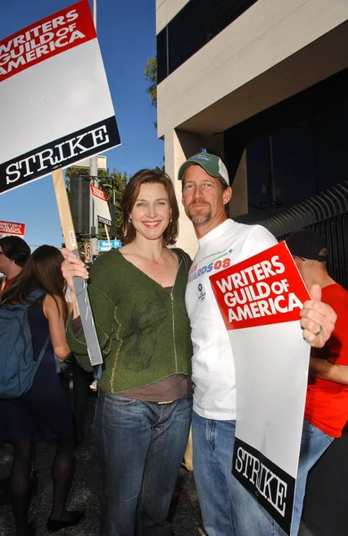 Brenda Strong and James Denton — Stock Photo, Image