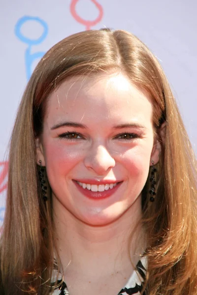 Danielle panabaker an der kraft der jugend 2007, die vom st. jude profitiert. Welttheater, Universalstadt, ca. 07-06-10 — Stockfoto