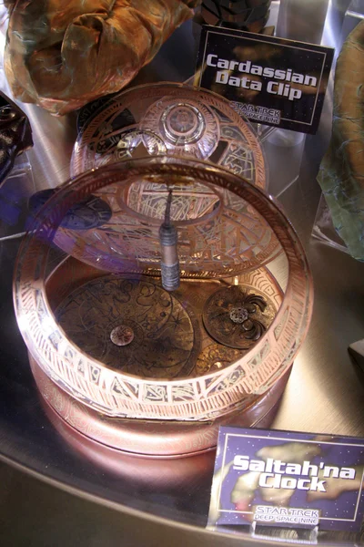 Saltah'na Clock and Cardassian Data Clip — Stock Photo, Image