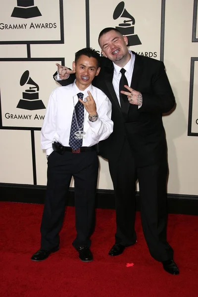 Paul Wall y el invitado llegan a los Premios Grammy 2008. Staples Center, Los Ángeles, CA. 02-10-08 —  Fotos de Stock