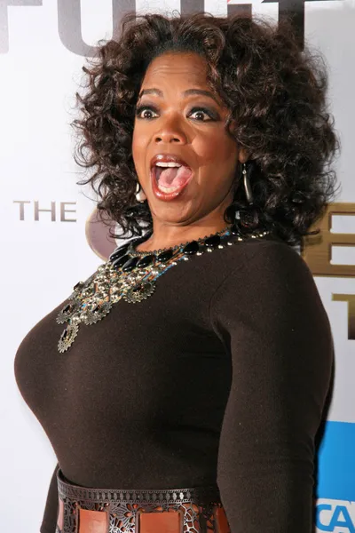 Oprah Winfrey at the Los Angeles Premiere of "The Great Debaters". Arclight Cinerama Dome, Hollywood, CA. 12-11-07 — Stock Photo, Image