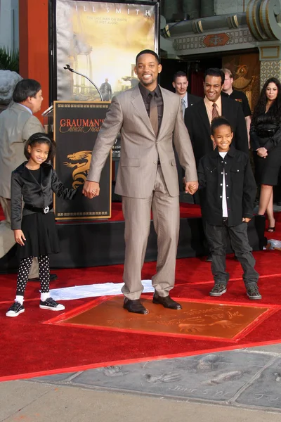 Will Smith with his daughter Willow and son Jaden — Stock Photo, Image