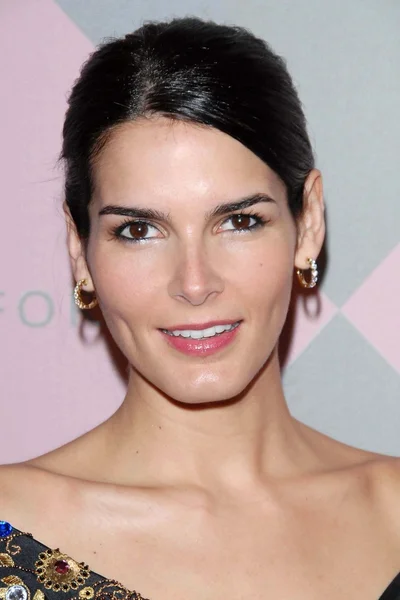 Angie harmon — Stockfoto