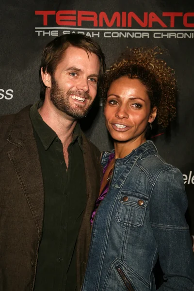 Garret Dillahunt and Michelle Hurd at the Screening Party for "Terminator The Sarah Connor Chronicles". Cinerama Dome, Hollywood, CA. 01-09-08 — Stock Photo, Image