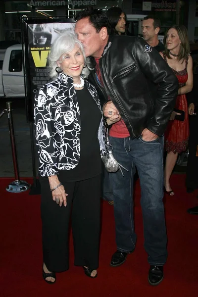 Michael Madsen and his mother Elaine — Stock Photo, Image