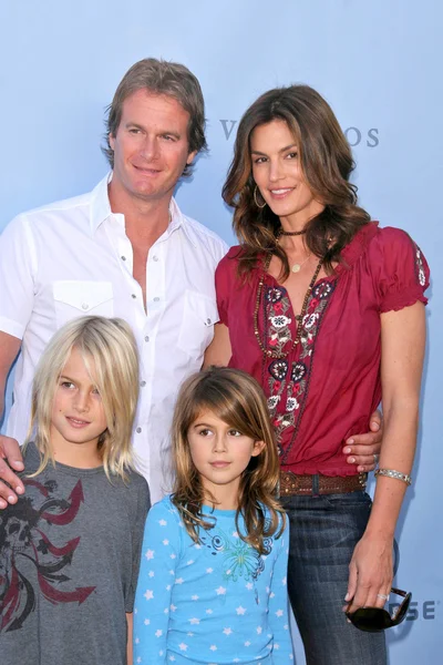 Rande Gerber et Cindy Crawford avec leur famille — Photo