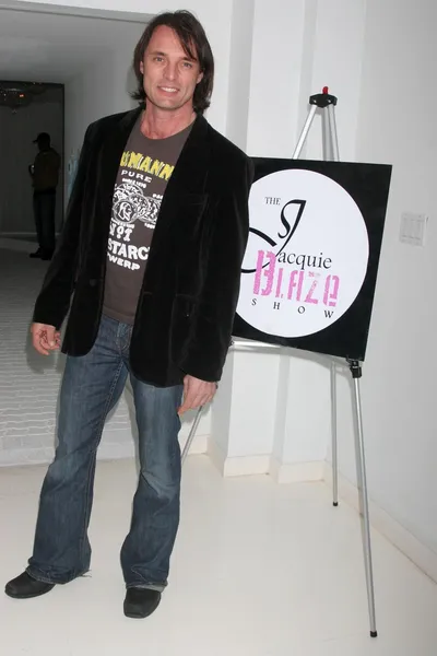 Джеймс Уайлдер на вечеринке в особняке, организованной ведущей британского ток-шоу Жаки Блейз. Частная резиденция, Беверли-Хиллз, Калифорния. 12-07-07 — стоковое фото
