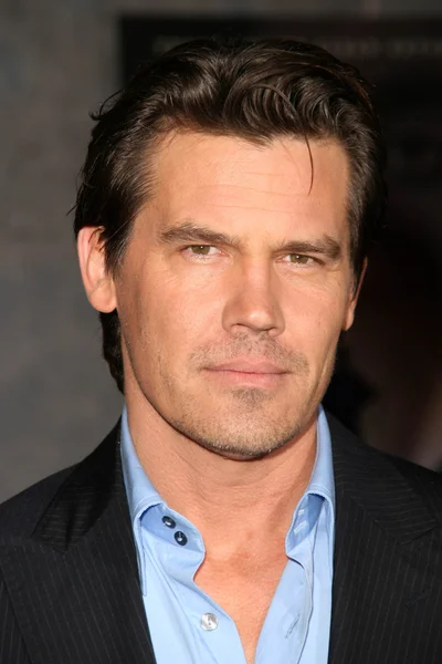 Josh Brolin at the Los Angeles Premiere of "No Country For Old Men". El Capitan Theater, Hollywood, CA. 11-04-07 — Stock Photo, Image