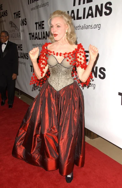 Julie Newmar na Gala de Aniversário dos Talianos 52. Hotel Beverly Hilton, Beverly Hills, CA. 10-21-07 — Fotografia de Stock