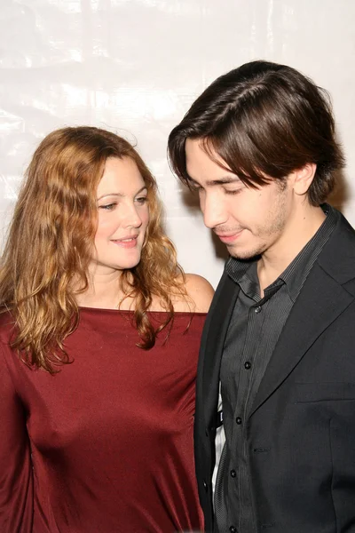 Drew barrymore och justin long — Stockfoto