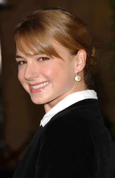 Emily Vancamp en el estreno en Los Ángeles de "Things We Lost In The Fire". Teatro Egipcio, Hollywood, CA. 10-15-07 — Foto de Stock