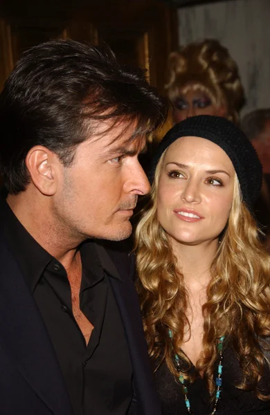 Charlie Sheen and Brooke Allen at the 5th Annual Best In Drag Show, Fundraiser for Aid for AIDS. Orpheum Theatre, Los Angeles, CA. 10-14-07 — 스톡 사진