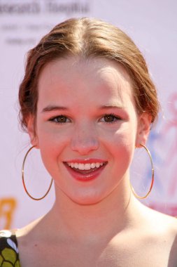 Kay panabaker st. jude yararlanan gençlik 2007 gücü. globe theatre, universal city, ca. 10-06-07