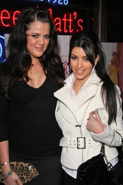 Khloe kardashian ve kim kardashian
