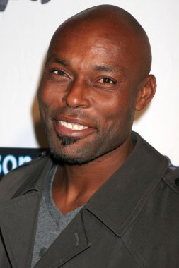 Jimmy Jean-Louis partide Christopher Brian Resort koleksiyonu başlatmak kücük erkekler tarafından sunulan. Kücük erkekler, West Hollywood, Ca. 12-04-07